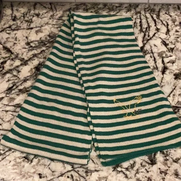American Eagle Cozy scarf, NEW condition. Ready to wear🧣 - Picture 2 of 4